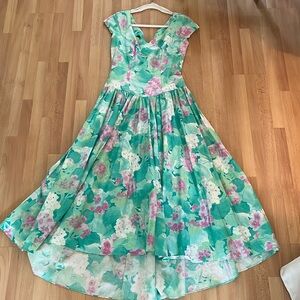 Rare!! Extremely flattering 1980s floral Alfred Angelo dress.